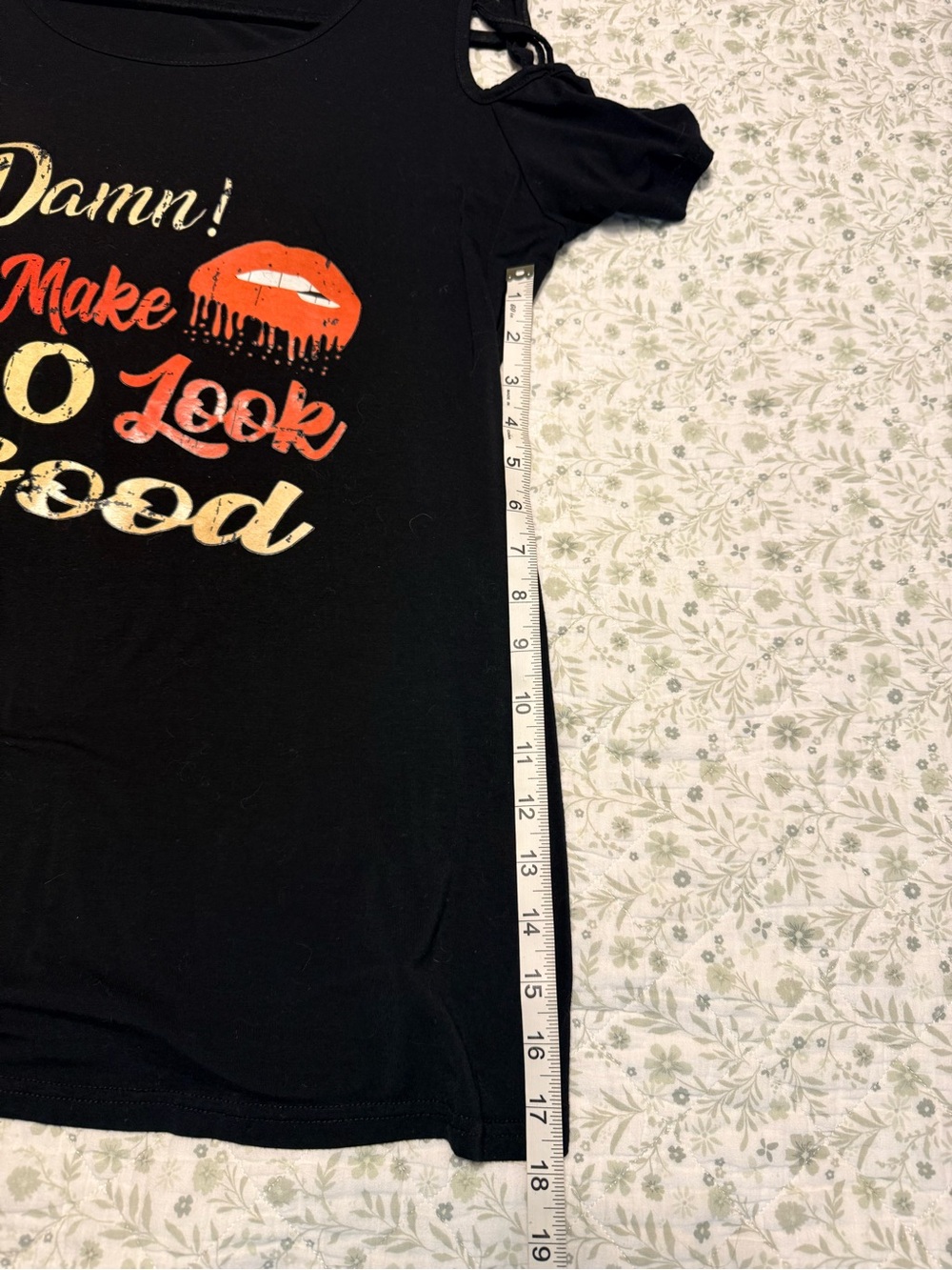 Women's 40th Birthday Gifts I Make 40 Look Good Cold Shoulder Short Sleeve T - Picture 6 of 8
